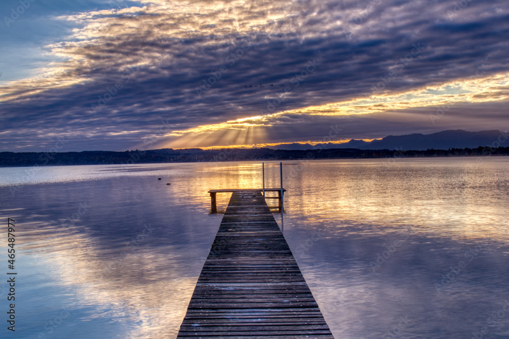 Obraz premium Sonnenaufgang Seeseiten Starnberger See