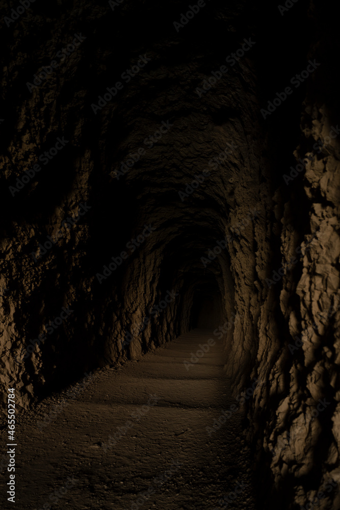 Obraz premium deep dark tunnel on a mine