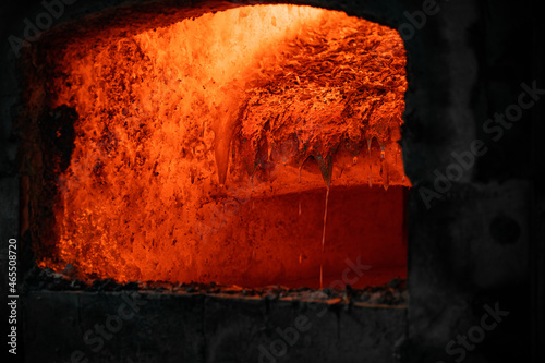 Obraz na płótnie aluminum smelter - furnace - melting - close-up to the inside of the furnace w salonie
