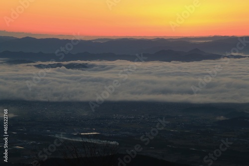 つばくろ谷 からの雲海と日の出（福島市）