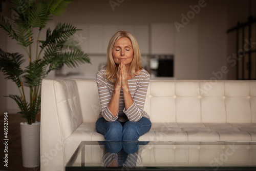 Fotografía Prayer in silence to God