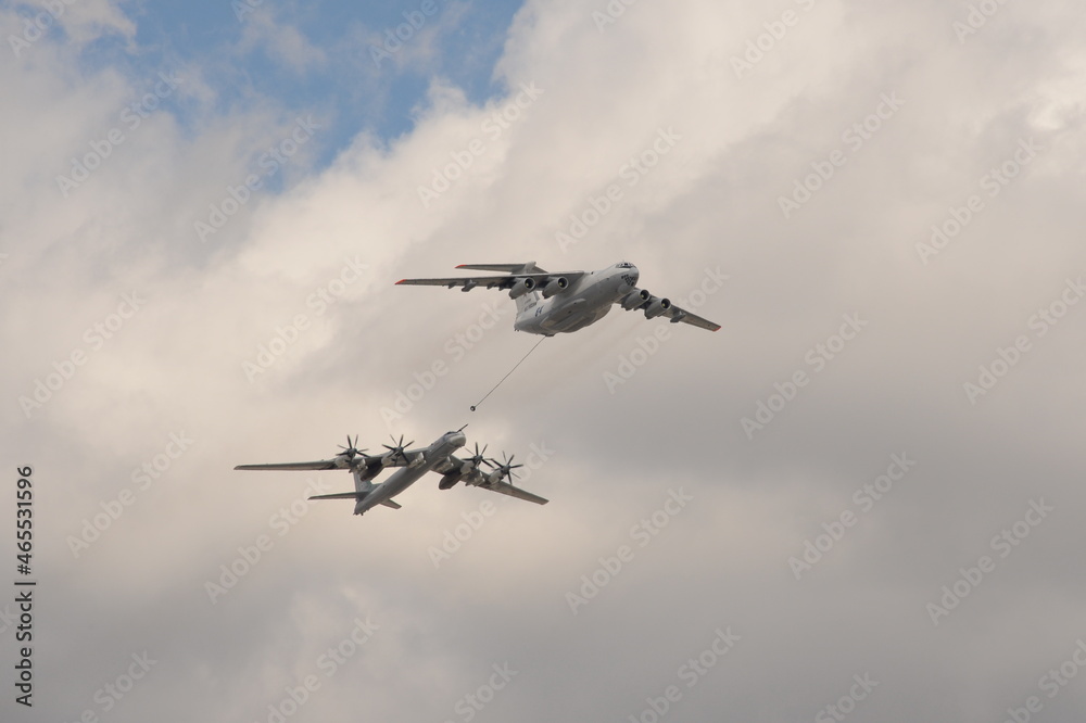The IL-78 tanker aircraft simulates refueling in the air of the Tu-95MS 