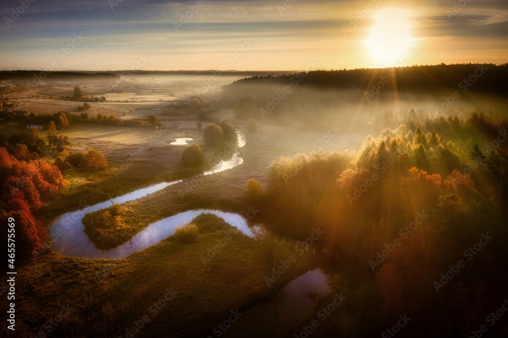 Radunia river meanders in the autumnal scenery before sunrise, Kashubia. Poland - obrazy, fototapety, plakaty 
