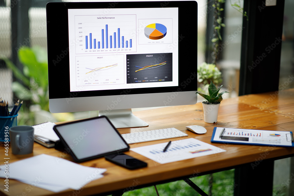 Naklejka premium Financial Businesswomen analyze the graph of the company's performance to create profits and growth, Market research reports and income statistics, Financial and Accounting concepts.