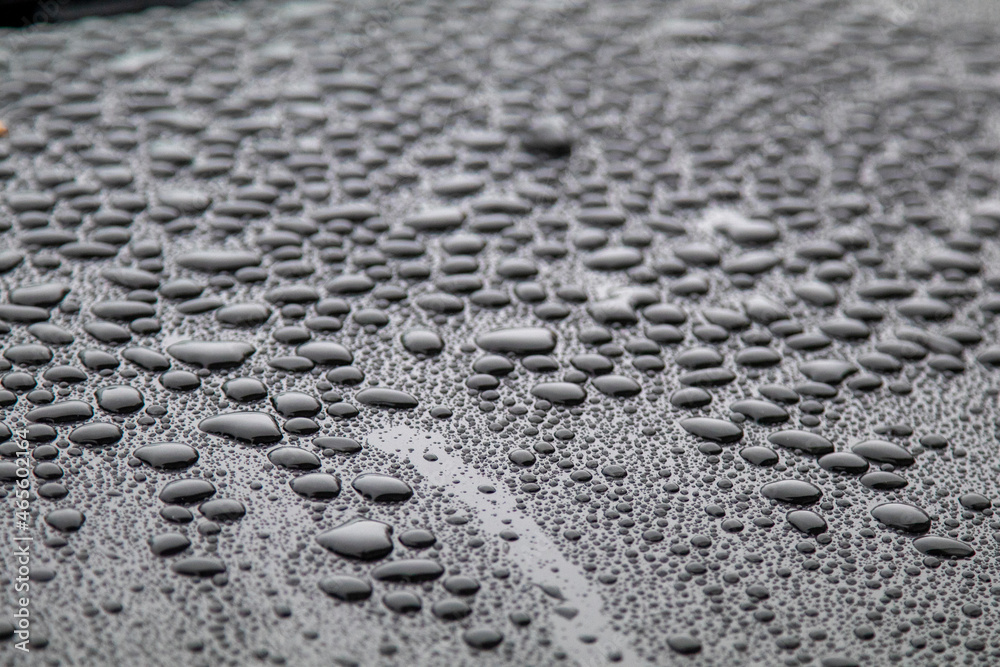 비오는날 자동차 본네트위의 물방울, Water drops on the car bonnet on a rainy day 비오는날 자동차 본네트위의 물방울, Water drops on the car bonnet on a rainy day