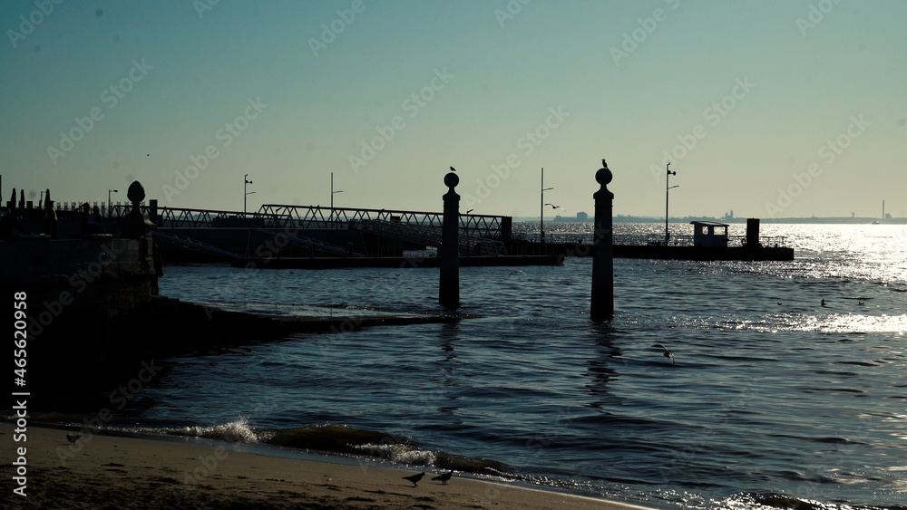 Obraz premium lisboa - tejo - rio - barco 