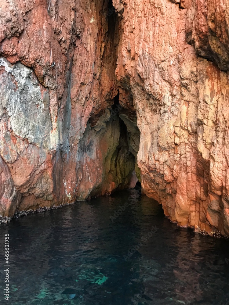 roches qui tombent dans l'eau caves roches qui tombent dans l'eau caves