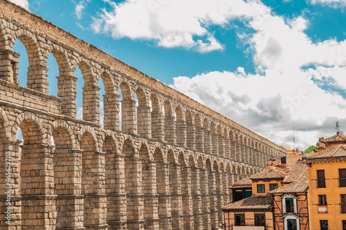 Tableau sur toile aqueduct in the city of segovia, spain