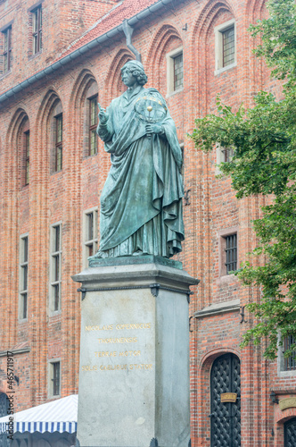Nicolaus Copernicus Monument in home town of astronomer Nicolaus Copernicus in Torun, Poland. Monument to Copernicus, inscribed: Nicolaus Copernicus Thorunensis, terrae motor, solis caelique stator.