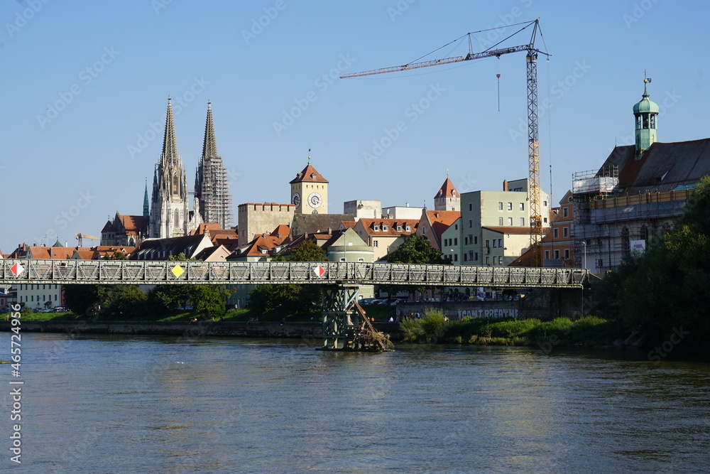 Der Eiserne Steg vor der Altstadt in Regensburg