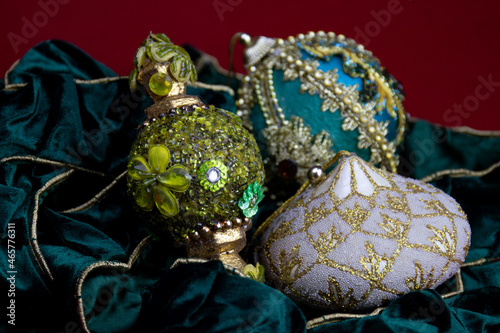 Christmas Ornaments for Decoration, Victorian Christmas Hangings, Shiny Balls, Christmas Tree Christmas Lighting on Green background