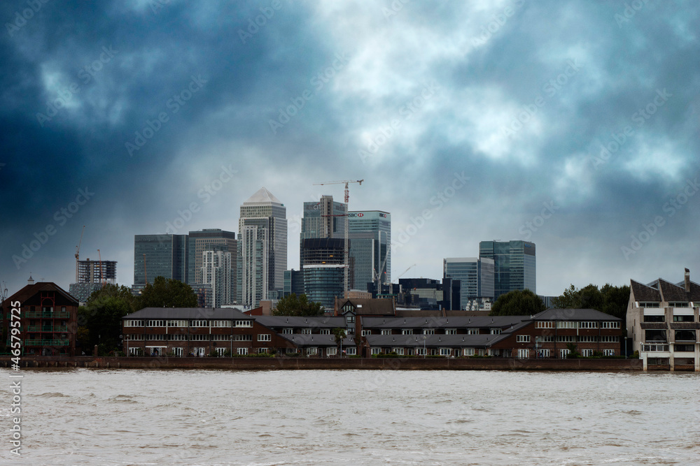 view of London city, monuments, parks and buildings