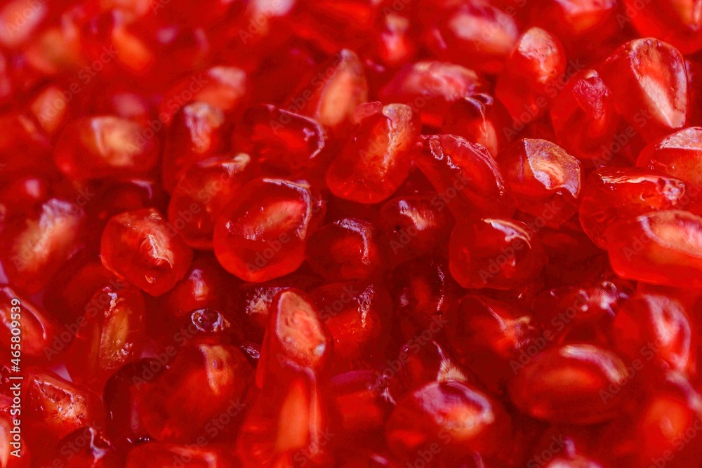 Fresh pomegranate seeds for food background, selective focus
Fresh pomegranate seeds for food background, selective focus