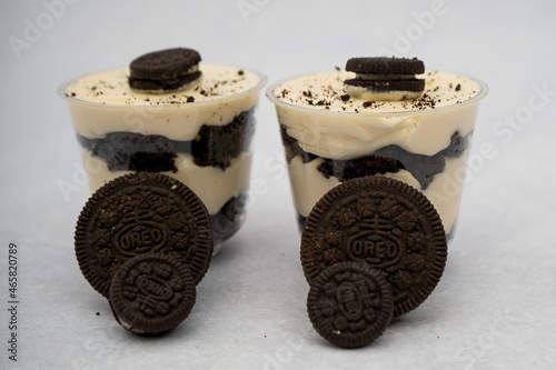 oreo dessert with cookies and cream on a marble background