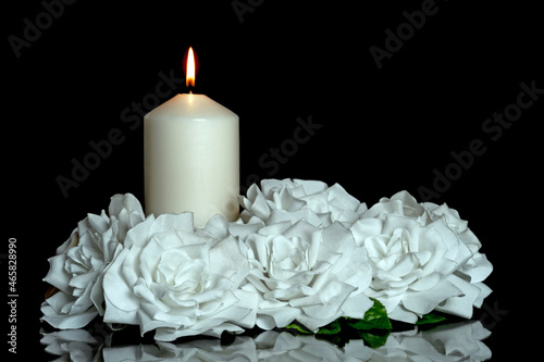 Slika na platnu LIGHTED CANDLE AND WHITE ROSES ARRANGEMENT ON DARK BACKGROUND