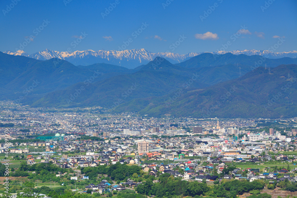 殿城から望む上田市街と槍ヶ岳など北アルプスの山並み, 日本,長野県,上田市 殿城から望む上田市街と槍ヶ岳など北アルプスの山並み, 日本,長野県,上田市