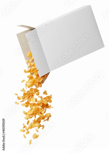 pouring corn flakes © Okea