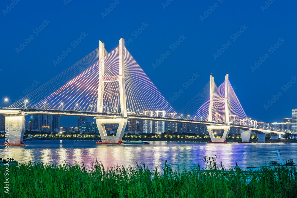 Fototapeta premium The bridges in Wuhan China with beautiful view at night