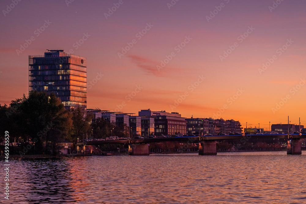 Obraz premium Frankfurt skyline during the sunsnet and blue hour 27 October 2021