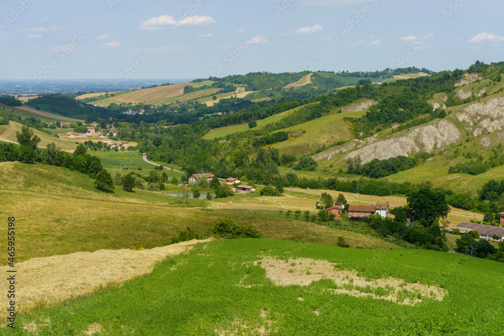 Rural landscape along the road from Sassuolo to Serramazzoni, Emilia-Romagna. Rural landscape along the road from Sassuolo to Serramazzoni, Emilia-Romagna.