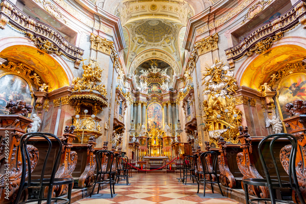 Interiors of St. Peter church (Peterskirche) in Vienna, Austria - obrazy, fototapety, plakaty 