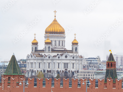 the cathedral of christ the savior and the kremlin