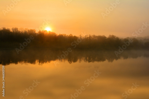Fototapeta Naklejka Na Ścianę i Meble -  Fog at dawn. Morning fog. Foggy morning on the river. Autumn dawn. Morning fishing