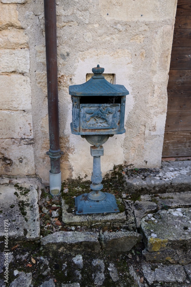 old letters box 