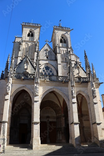 church of Semur En Auxois 