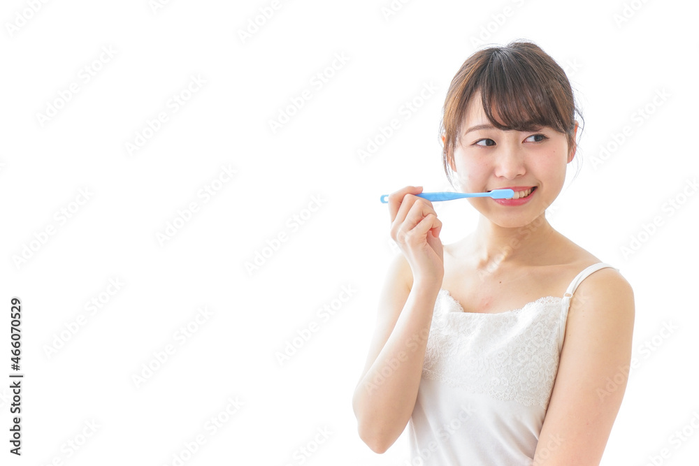 ハミガキをする女性 ハミガキをする女性
