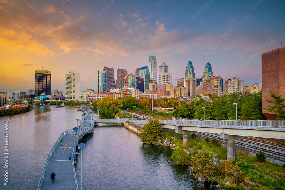 Fototapeta premium Philadelphia downtowncity skyline, cityscape in Pennsylvania