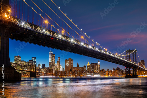 Fototapeta Naklejka Na Ścianę i Meble -  Manhattan Bridge with downtown Manhattan city skyline, cityscape of New York