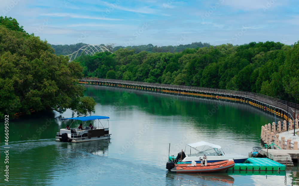Sea water and beautiful, natural beaches. Sea water and beautiful, natural beaches.
