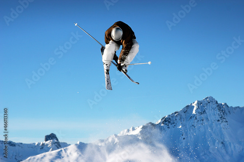 Obraz na plátně freeski - saut - freestyle -hiver snowpark les Arcs paradiski