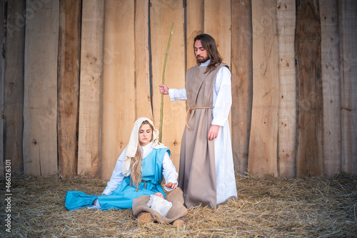 Foto Traditional nativity scene with Virgin Mary, baby jesus and Joseph