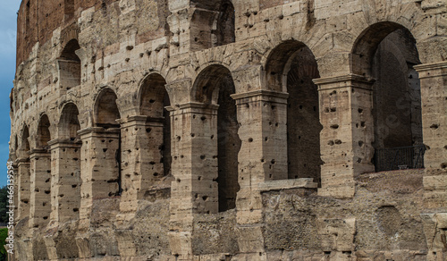 Roma: il viale dei Fori Imperiali ed il Colosseo. Duemila anni di storia in poche centinaia di metri