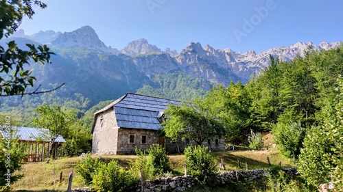 Casa de piedra en las montañas de Albania photo