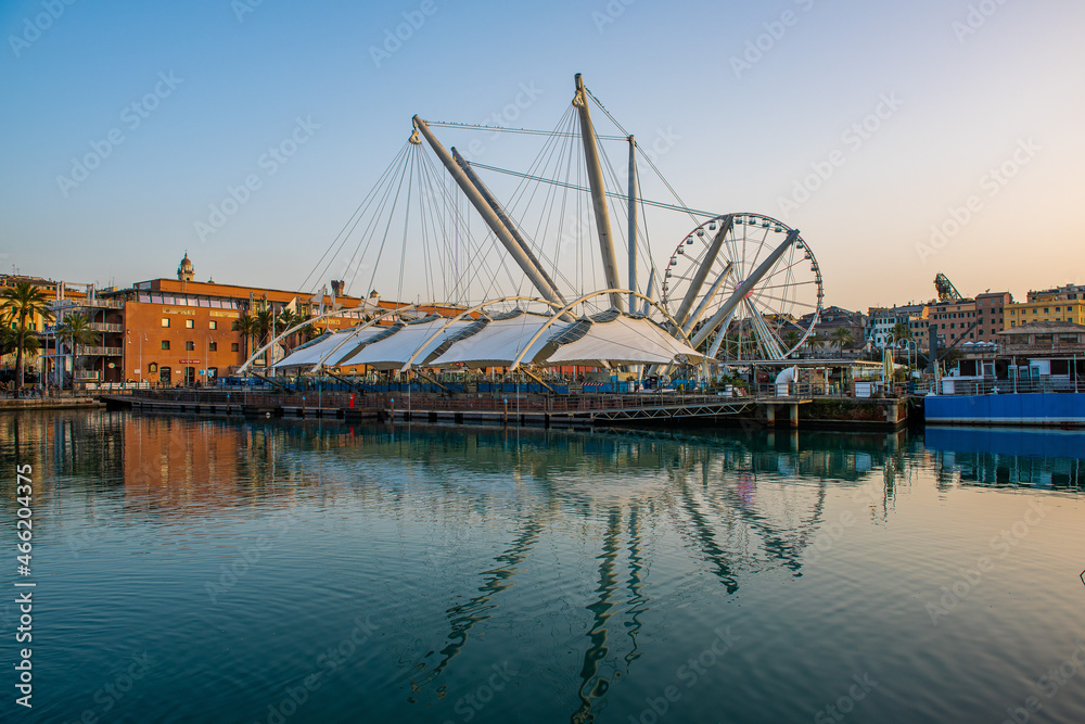 Obraz premium View of the old harbour of Genoa