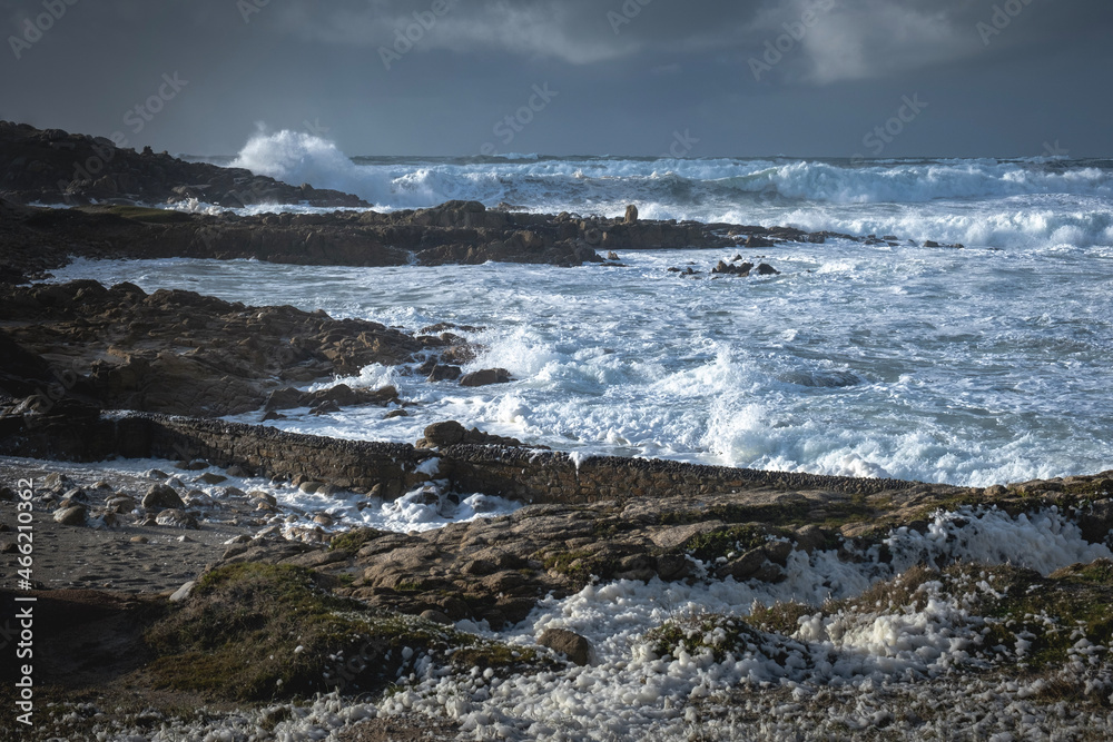 Obraz premium waves on the beach