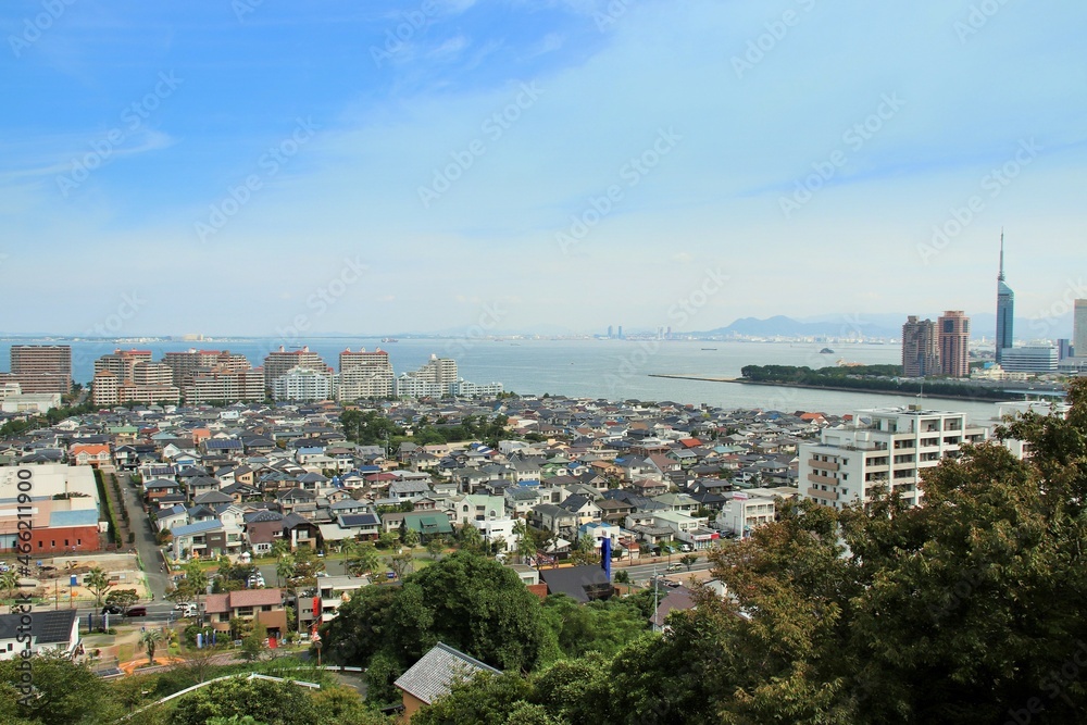 Obraz premium 愛宕神社から見た博多湾と福岡都市風景