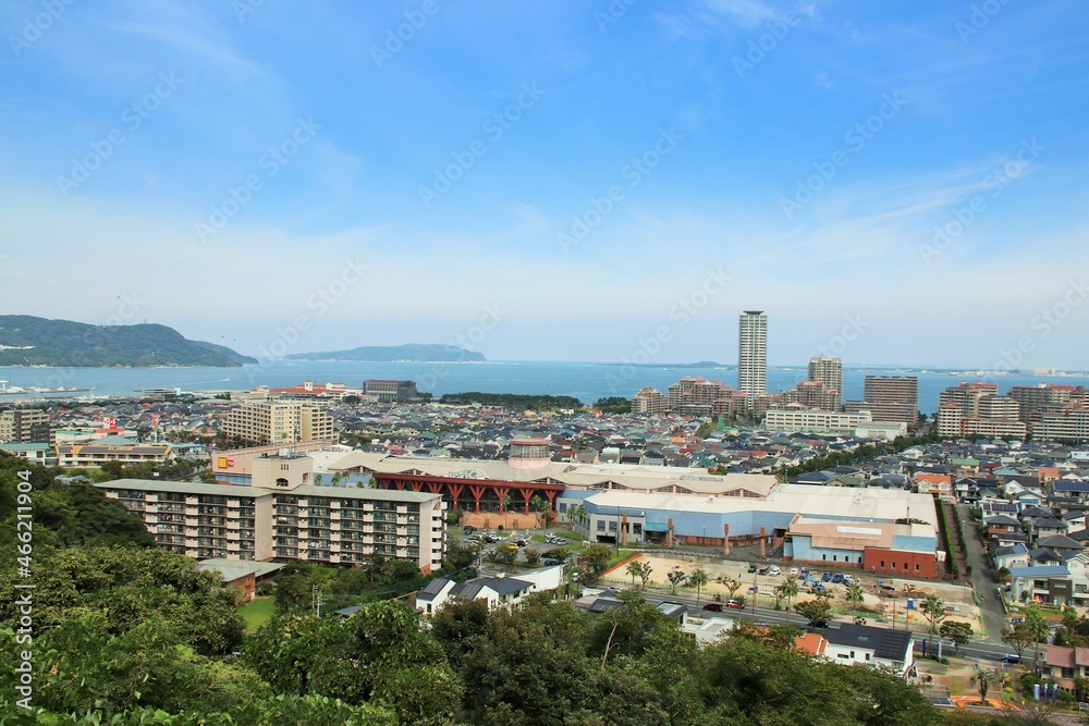 愛宕神社から見た博多湾と福岡都市風景