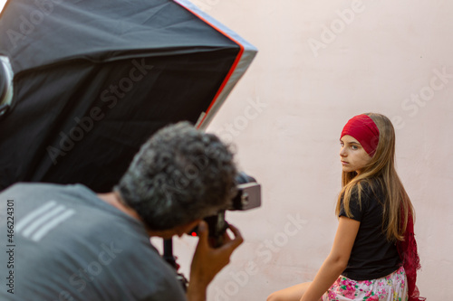 Menina sendo fotografada retrato photo