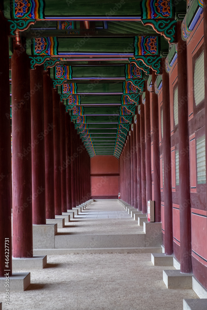 Fototapeta premium corridor of the palace