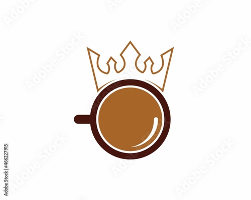 Coffee cup using king crown illustration