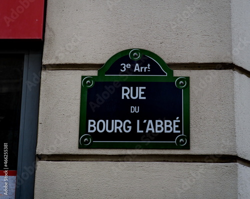 Rue du Bourg l'Abbé. Plaque de nom de rue. Paris.