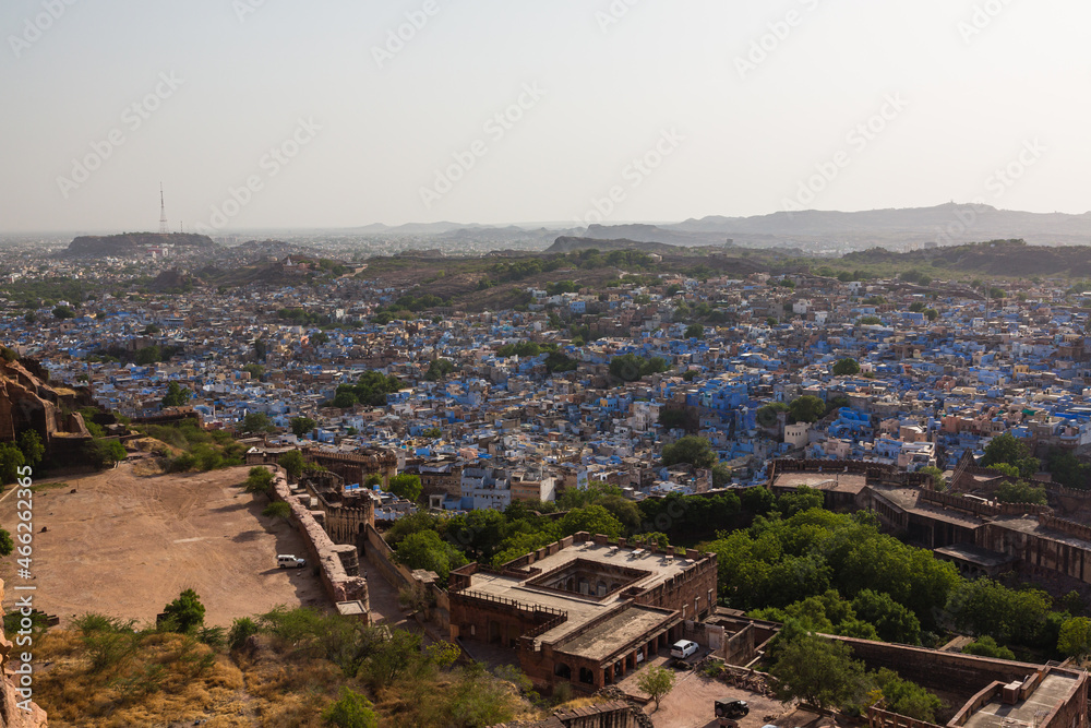 インド　ジョードプルのメヘラーンガル砦にある宮殿から望む旧市街の街並み