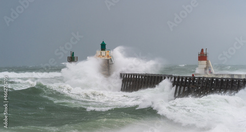 vague sur la phare de Capbreton