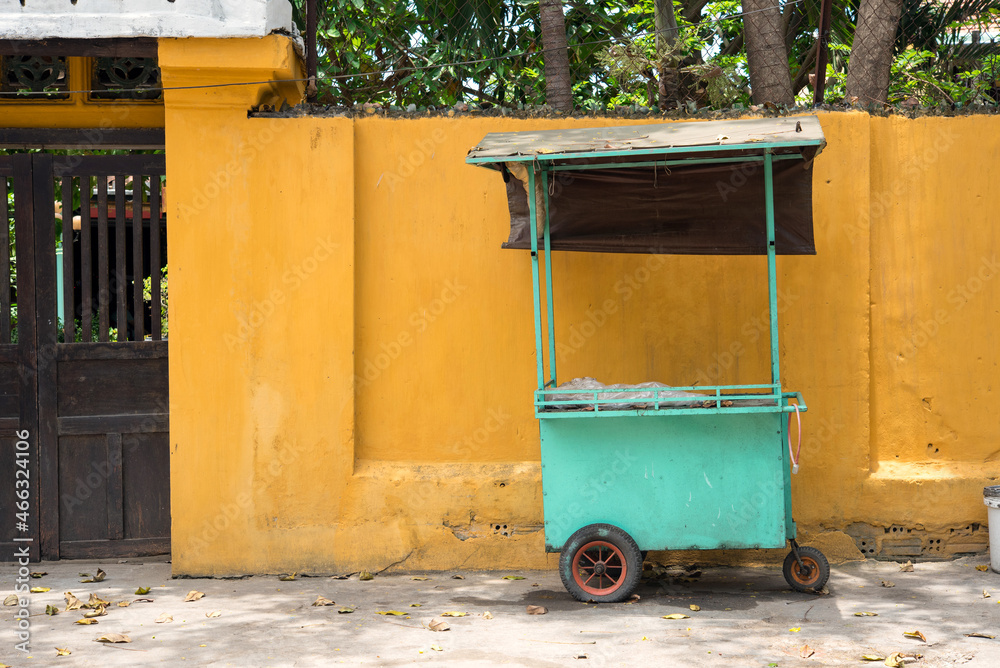 Abandoned street food cart in Hoi An, Vietnam 路上に放置されている移動式屋台(東南アジア、ベトナム、ホイアン) Abandoned street food cart in Hoi An, Vietnam 路上に放置されている移動式屋台(東南アジア、ベトナム、ホイアン)