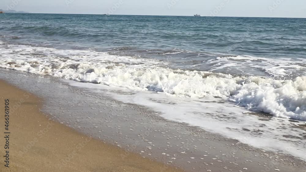 Sea waves crashing against the shore.mov Sea waves crashing against the shore.mov