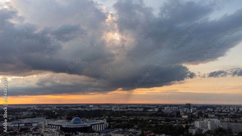Fototapeta premium clouds over the city